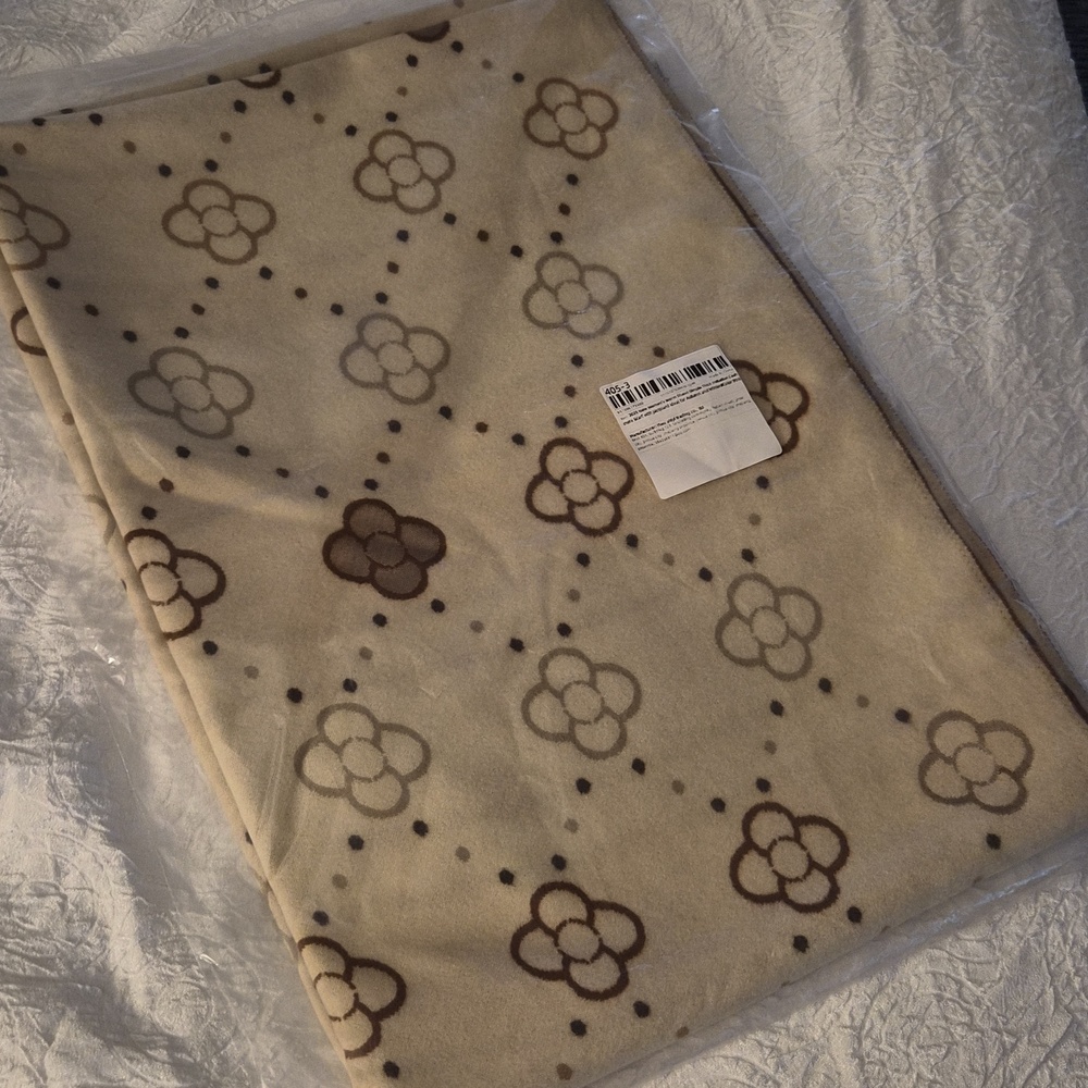 Cashmere Printed Scarf ▪︎ Tan/Multi - Picture 4 of 5
